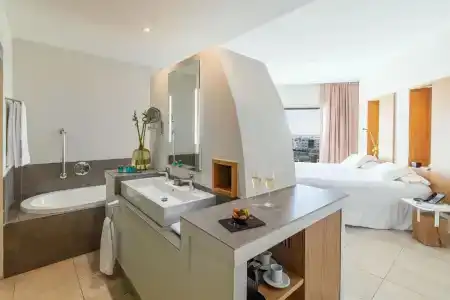 Leiro Suites At Higueron - 57