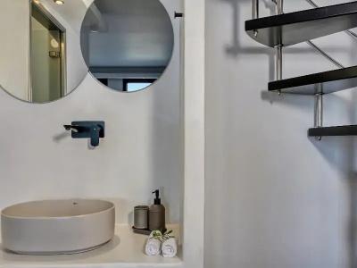 Splendour & Suites - 184