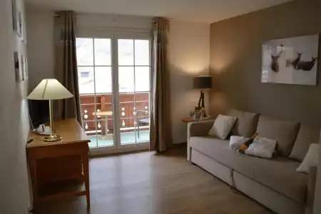Grichting & Serviced Apartments - 150