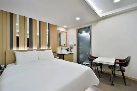 Busan Seomyeon YTT - 140