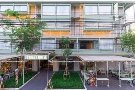 Samsen Street - 11