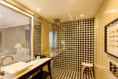 Quentin Boutique - 98