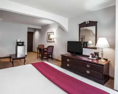 Quality Inn Grand Suites Bellingham - 49