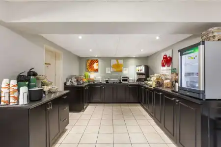 Quality Inn - 28