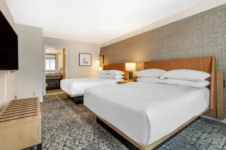 Sheraton Suites Old Town Alexandria - 61