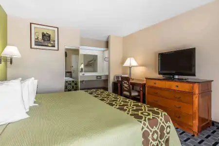Rodeway Inn Augusta - 3