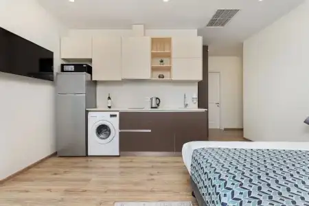 Bellevue Residence Suites - 210