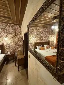Serenus Cave Suites - 8