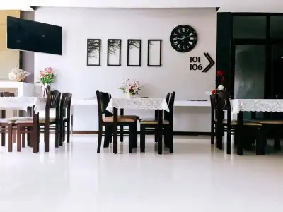 The Siri Place - 15
