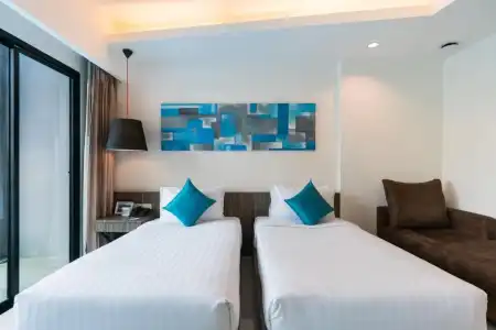 J Residence - 142