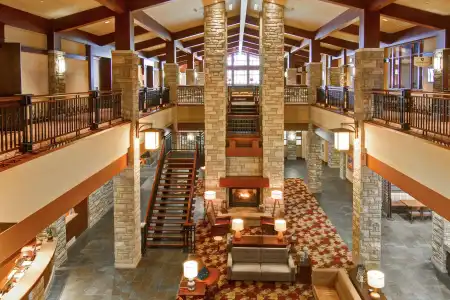DoubleTree Fallsview Resort & Spa by Hilton Niagara Falls - 10