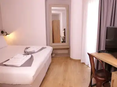 Oda Tirana - 6