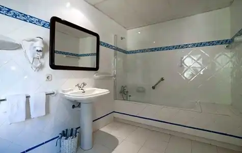 Bahía Aparthotel - 34