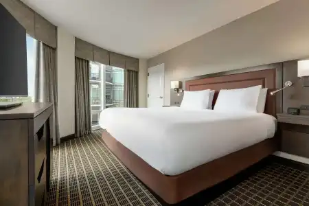 Hampton Inn & Suites Greenville-Downtown-RiverPlace - 82