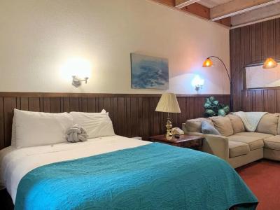 Breakers Boutique Inn - 63