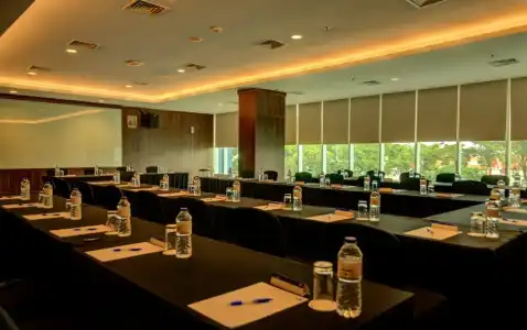 Holiday Inn Express Jakarta International Expo, An Ihg - 17