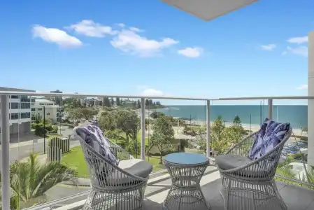 Rolling Surf Resort - 210