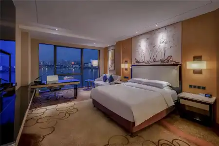 Hilton Wuhan Riverside - 70