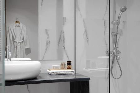 Acropolis Ami Boutique - 54