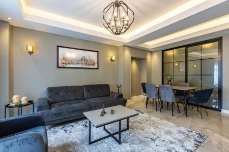 Seraglio & Suites - 140
