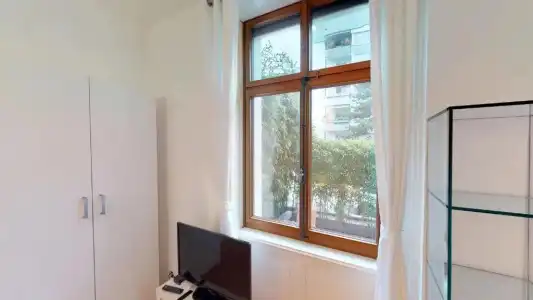 Unique Serviced Living at Airport Line - 62