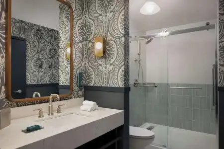 DoubleTree Suites by Hilton Lexington - 95