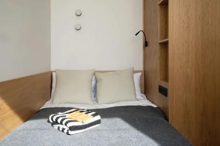 Corner - 43