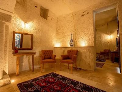 Tulip Cave Suites - 184