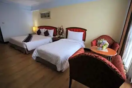 Karnmanee Palace - 34