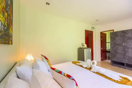 Rossarin Sea View Patong - 22