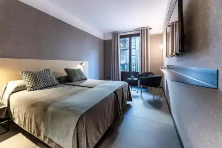Raval House - 11