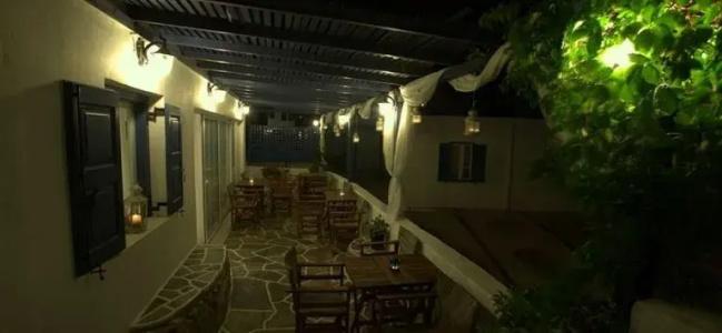 Aphrodite & Apartments - 18