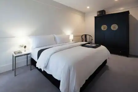 Burbury & Apartments - 45