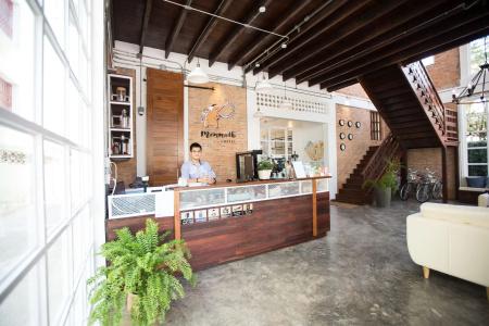 Memmoth Cafe & Hostel in Lampang - 1