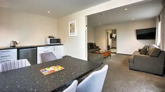 Autoline Queenstown Motel - 107