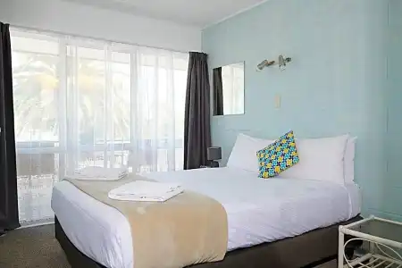 Roselands Motel - 56