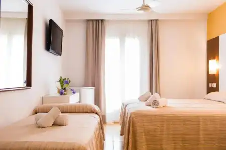 Sagitario Hostal Ciutadella - 48