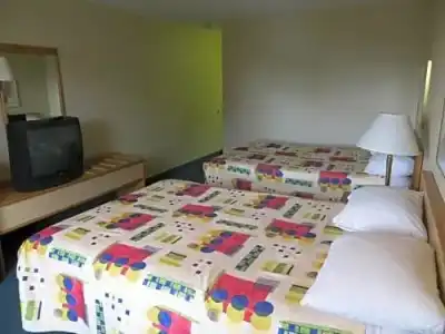 Homestyle Inn & Suites - 48