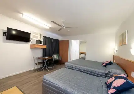 Riviera on Ruthven Motel - 21