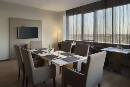 Ramada Encore by Wyndham Kyiv - 9