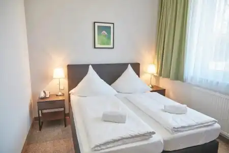 Bernstein Acamed Resort - 20