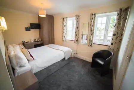 Red Mullions Guest House - 51
