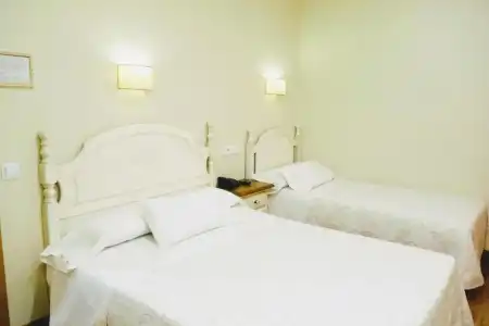Hostal Toledo - 77