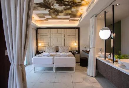 King Jason Paphos - Designed for Adults by Louiss - 50