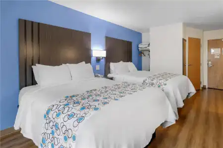 SureStay Plus By Best Western Niagara Falls East - 41