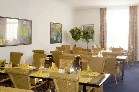 Plaza Inn Grevenbroich - 15