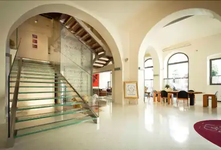 Vis a Vis Apartments - 10