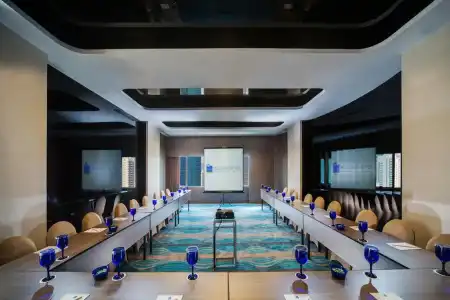 Blue Sky Petamburan - 17