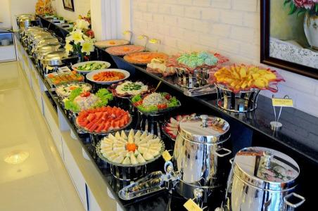 May Ngu Sac - Iridescent Clouds - 11