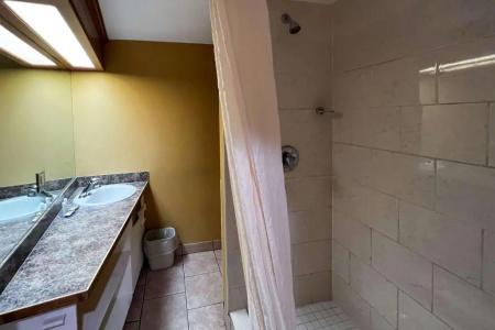 Econo Lodge Motel Village - 59